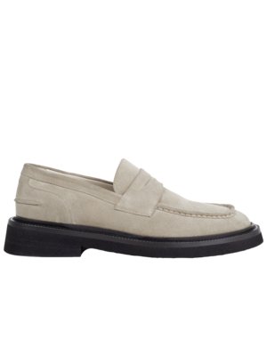 Suede loafers, Bond