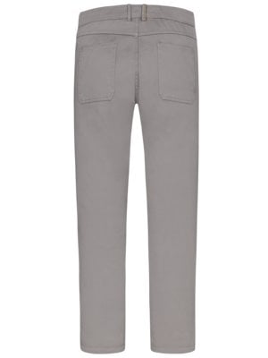 Chinos-with-micro-texture,-two-way-stretch