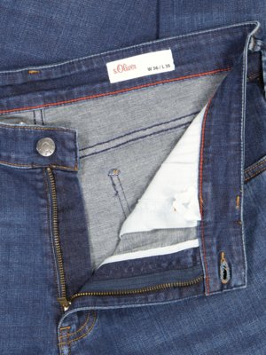 Jeans-mit-Stretch-Anteil,-extralang