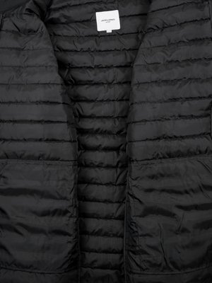 Quilted jacket in recycled polyester