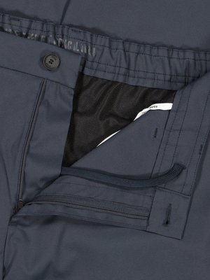 Chinos-in-elastic-synthetic-fibre-fabric