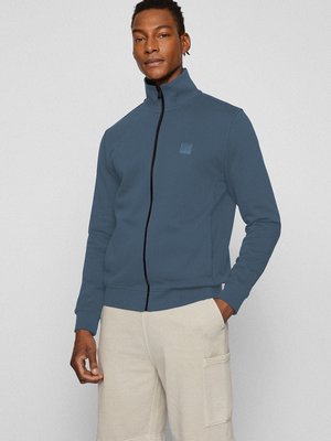 Turtleneck-sweater-jacket