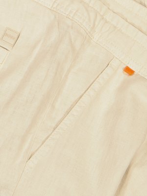 Trousers in a linen and cotton blend 