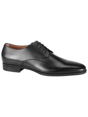 Business-Schuhe-aus-Glattleder-in-Derby-Form