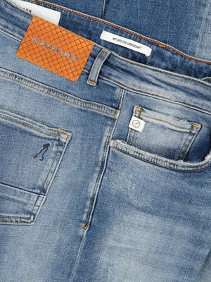Jeans im Used-Look mit Stretchanteil, Slim Fit