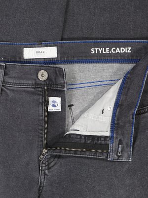 Jeans in Washed-Optik mit Stretchanteil, Straight Fit