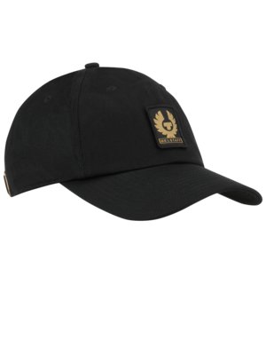 Baseball-Cap-mit-Logo-Aufnäher