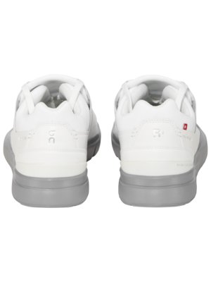 Ultraleichter-Sneaker-aus-Glattleder-mit-Cloudtech-Sohle
