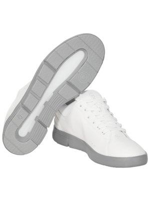 Ultraleichter-Sneaker-aus-Glattleder-mit-Cloudtech-Sohle