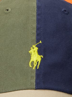 Cap-aus-Baumwolle-mit-Logo-Stickerei-im-Color-Blocking
