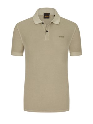 Poloshirt-in-Piqué-Qualität-mit-gummiertem-Logo-Emblem,-Slim-Fit