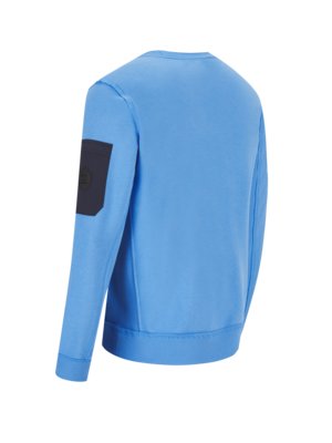 Sweatshirt-mit-Reißverschlusstasche-am-Ärmel-und-Logo-Emblem