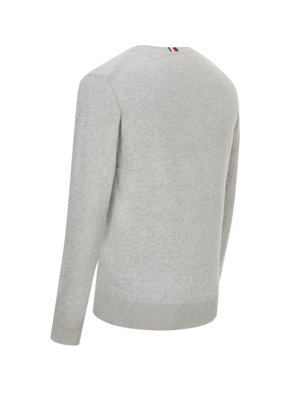 Pullover-aus-einem-Baumwollgemisch-mit-V-Ausschnitt