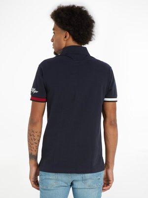 Poloshirt in Piqué-Qualität mit Kontraststreifen, Slim Fit 
