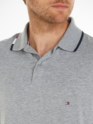 Leichtes Poloshirt in elastischer Jersey-Qualität, Regular Fit 