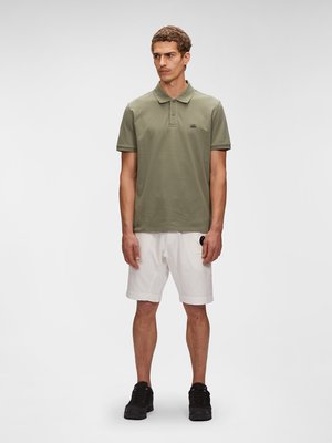 Poloshirt-in-Piqué-Qualität-mit-mit-Logo-Aufnäher,-Regular-Fit