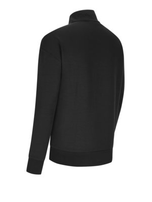 Sweatshirt-mit-kurzem-Reißverschluss-und-Kängurutasche