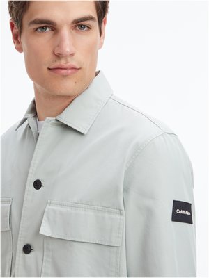 Unifarbenes-Overshirt-mit-Nylon-Anteil