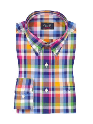 Farbenfrohes-Hemd-mit-Karomuster-und-Brusttasche