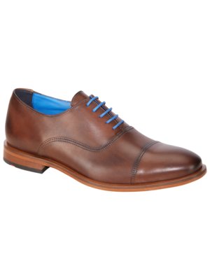 Oxford-Schuhe aus Glattleder mit Kontrast-Details