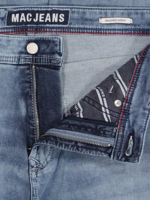 Jeans-in-Washed-Optik-aus-recycelter-Baumwolle-