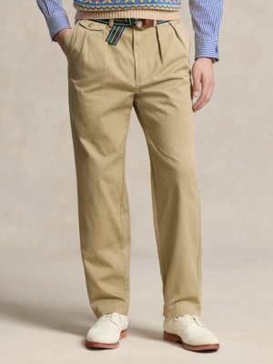 Feste Chino mit weitem Bein und Bundfalte, Relaxed Fit