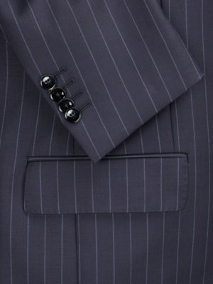 Anzug aus Schurwolle mit Nadelstreifen 