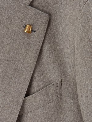 Anzug-aus-Schurwolle