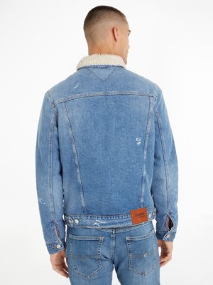 Jeans-im-Used-Look-mit-Teddy-Futter