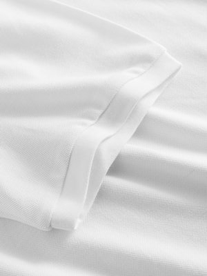 T-Shirt-in-Piqué-Qualität-und-Rundhalsausschnitt
