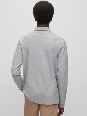 Langarm-Poloshirt-in-Jersey-Qualität-mit-Label-Stickerei