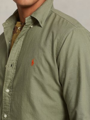 Hemd-aus-Baumwolle-mit-kleiner-Logo-Stickerei,-Custom-Fit