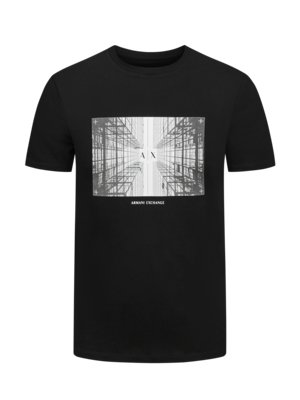 T-Shirt-mit-Skyscaper-Motiv-und-Logo-Schriftzug
