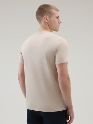 Softes-T-Shirt-mit-Leinenanteil-und-kurzer-Knopfleiste