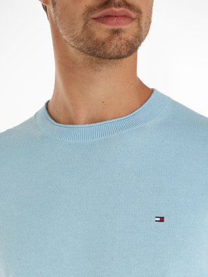 Pullover in melierter Optik mit Logo-Stickerei