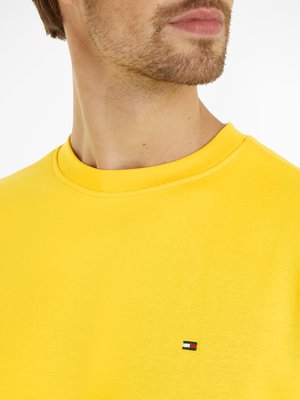 Softes-Sweatshirt-mit-kleiner-Logo-Stickerei