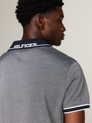 Poloshirt in Feinstrick-Qualität mit Logo-Stikcerei, Regular Fit