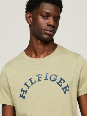 T-Shirt-mit-rundem-Label-Schriftzug,-Regular-Fit-