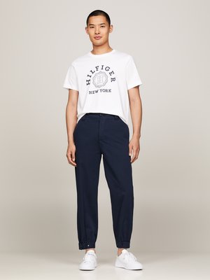 Glattes-T-Shirt-mit-rundem-Label-Schriftzug,-Regular-Fit