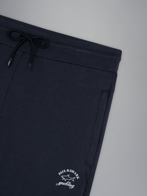 Softe-Sweatpants-mit-Logo-Motiv-und-verkürztem-Bein
