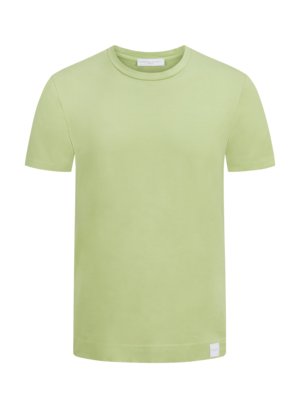 Softes-T-Shirt-aus-Baumwolle-mit-Label-Fähnchen