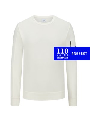 Softes-Sweatshirt-mit-Label-Patch-am-Arm