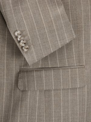 Anzug aus Schurwolle mit Streifenmuster, Shaped Fit