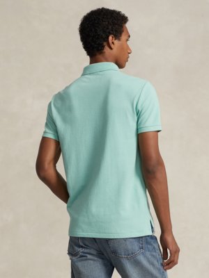Softes-Poloshirt-in-Piqué-Qualität,-Custom-Slim-Fit