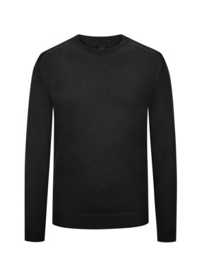 Leichter Pullover mit halsnahem O-Neck