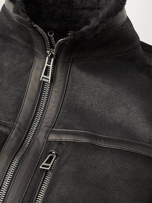 Lammlederjacke mit Fellfutter und Logo-Patch