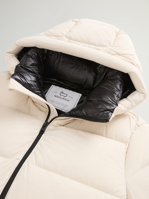 Daunenmantel Sierra Supreme aus Stretch-Nylon