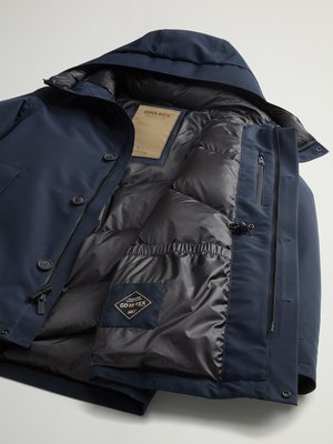 Wasserdichter Parka mit GORE-TEX-Ausstattung und Daunenfüllung