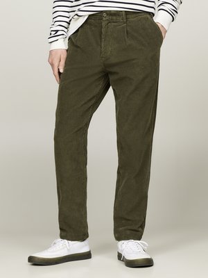 Cordhose mit Bundfalte und Stretchanteil, Relaxed Tapered Fit