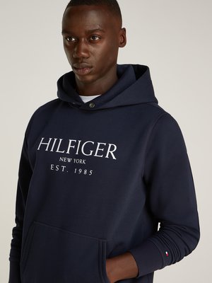 Hoodie mit frontseitigem Label-Print